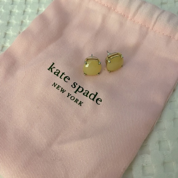 Kate Spade Large Peach Studs - Picture 1 of 3